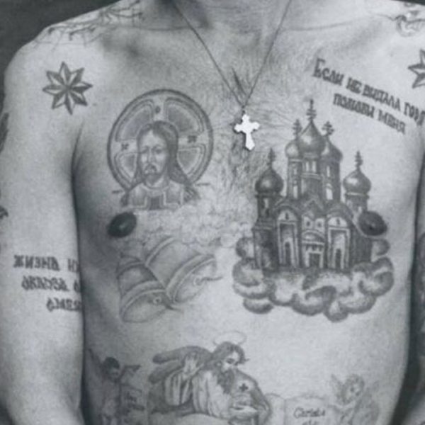 Carcerato russo tatuato